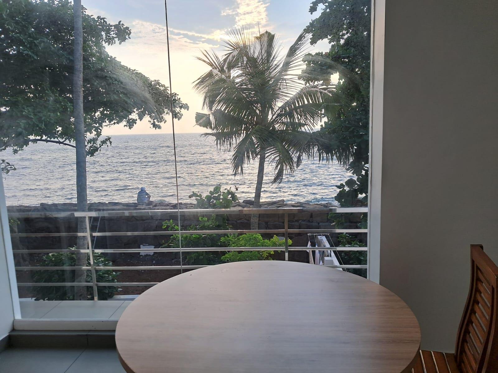 Sea Breeze Gold Room x Solis Nature