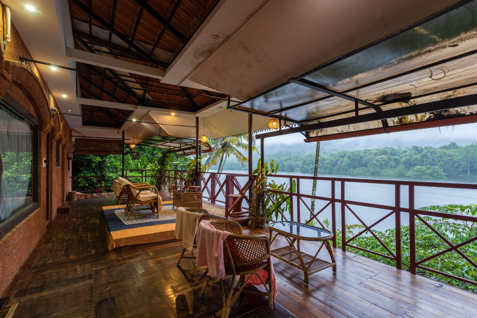 Munkudil Ayurveda Yoga Retreat x Solis Nature