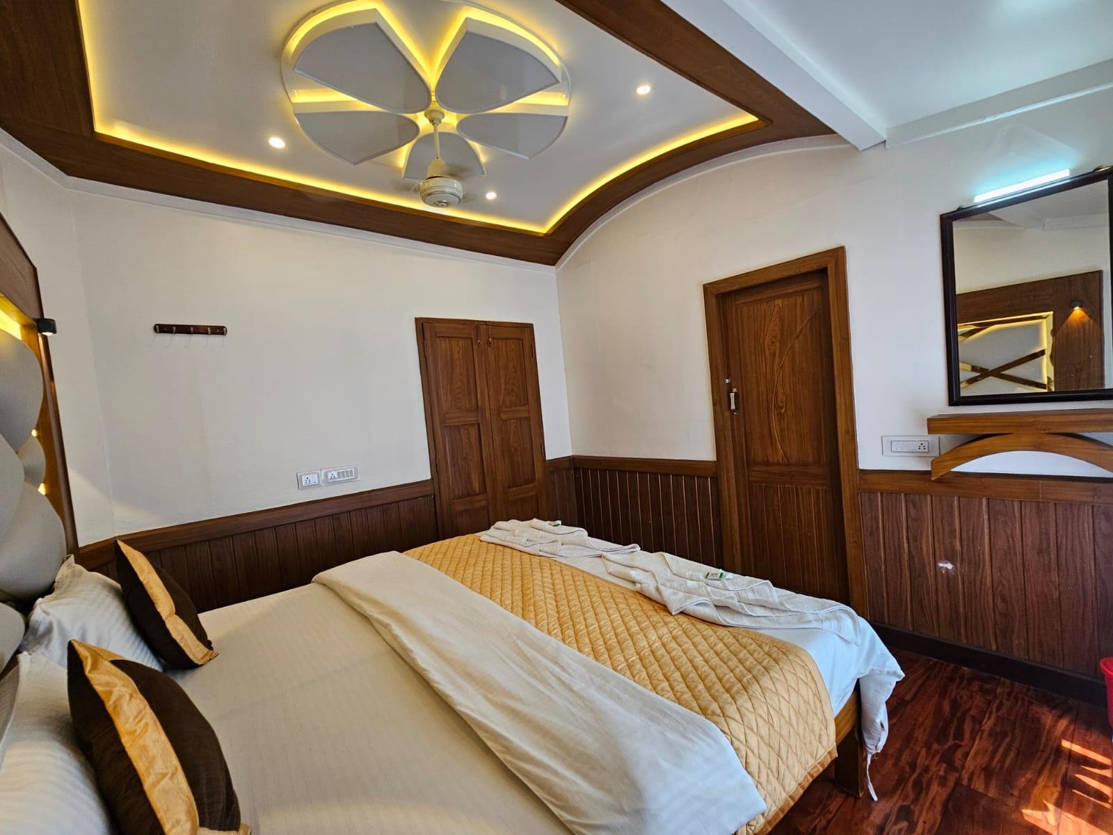 3 rooms Kayal Rani by Nohark house boats x Solis Nature