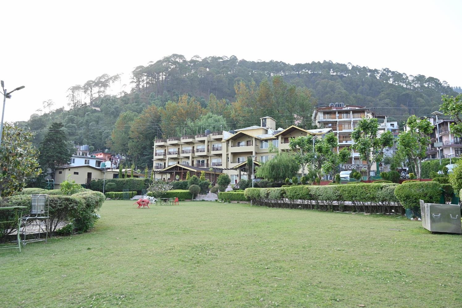 Foxoso Misty Oaks Resort x Solis Nature