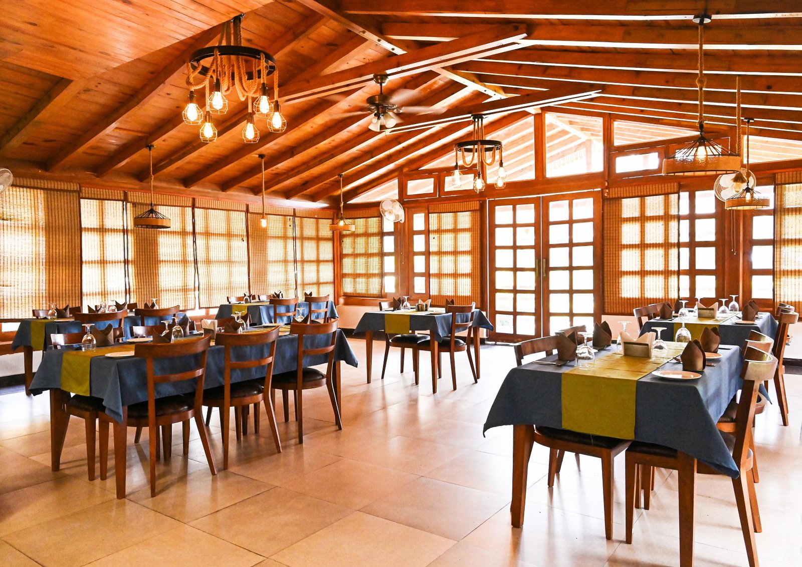 Foxoso Misty Oaks Resort x Solis Nature