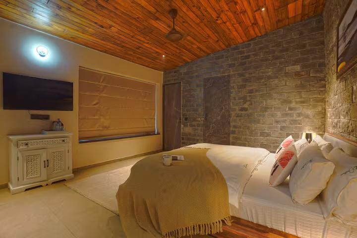 Cedar Bedroom x Solis Nature