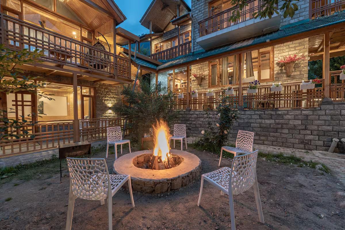 Karjan Villa x Solis Nature