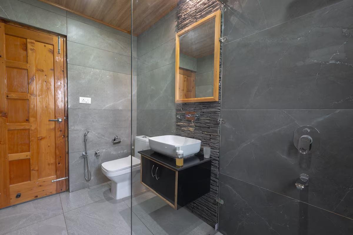 Rare Find : 3-Room with Living Area x Solis Nature