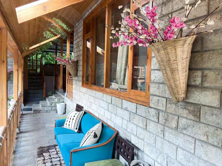 Wooden Attic Room with Balcony x Solis Nature