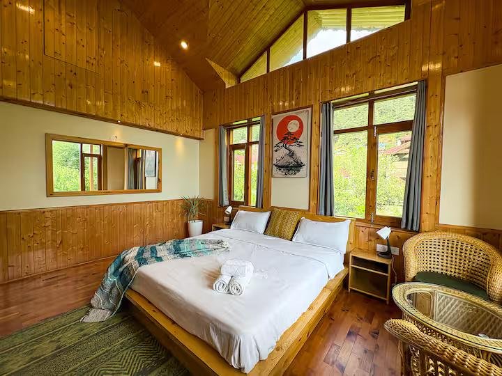 Wooden Attic Room with Balcony x Solis Nature