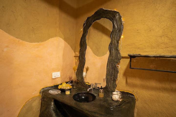 Luxurious mud room in an Art residency x Solis Nature
