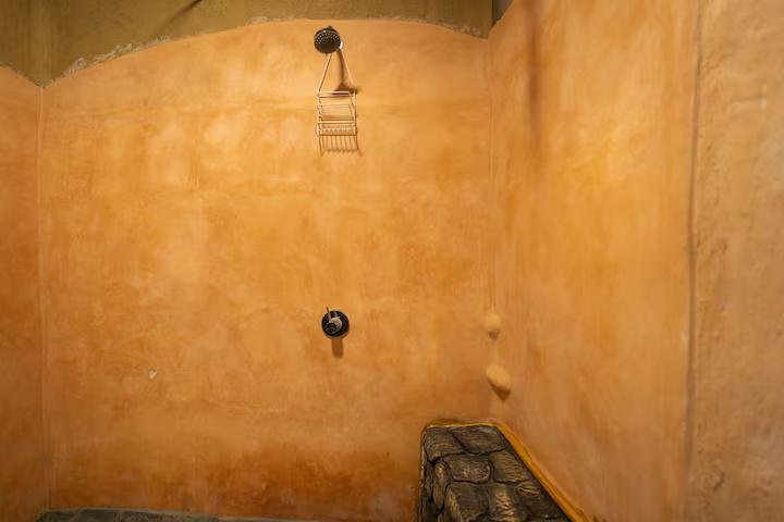 Luxurious mud room in an Art residency x Solis Nature