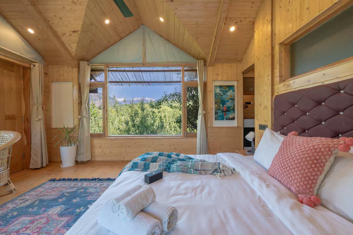 Best 2-Room Hideaway with Balcony x Solis Nature
