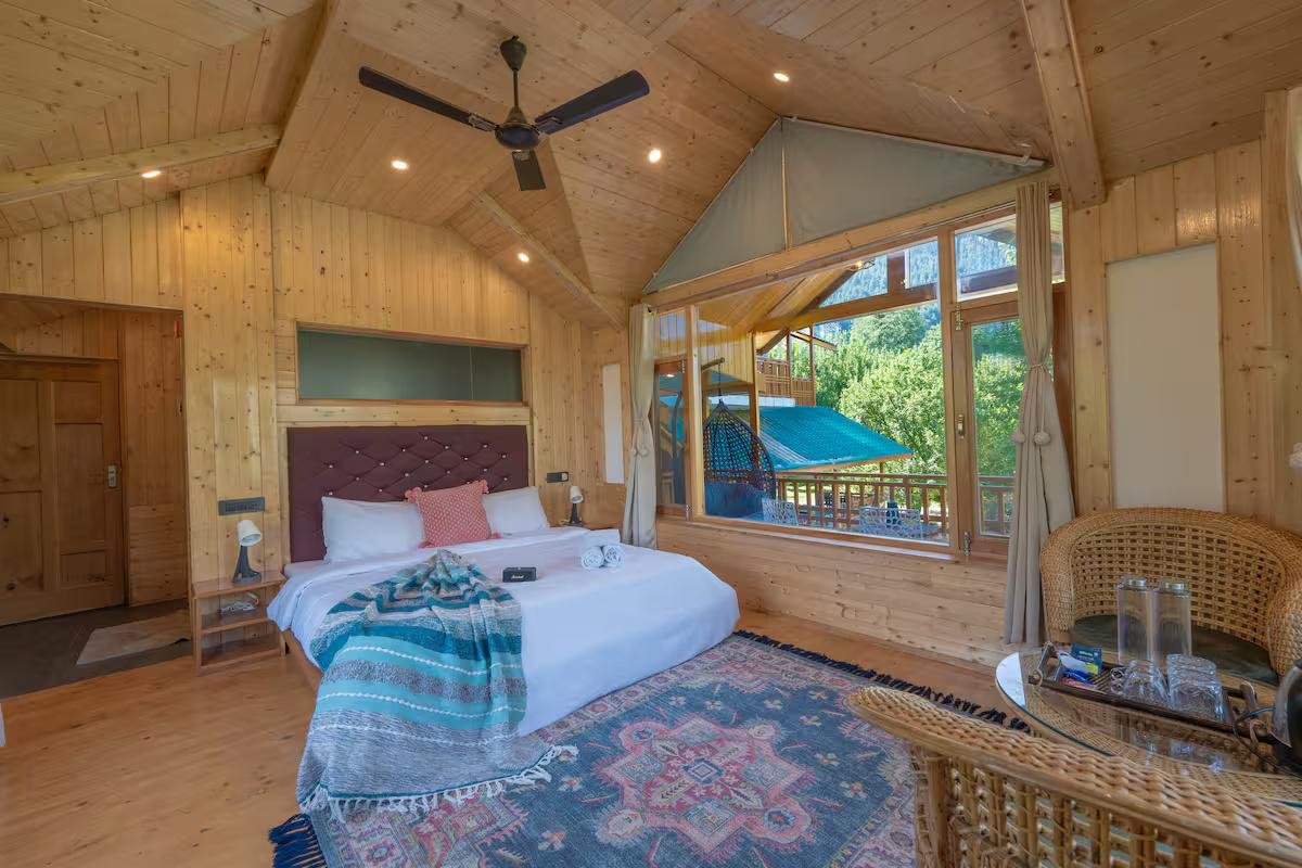 Best 2-Room Hideaway with Balcony x Solis Nature