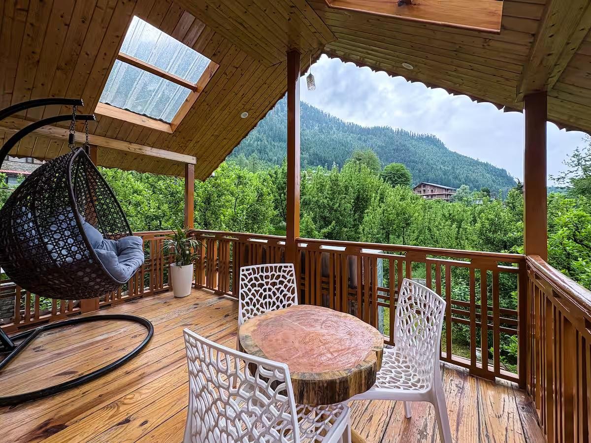Master Bedroom with Private Deck, Swing x Solis Nature