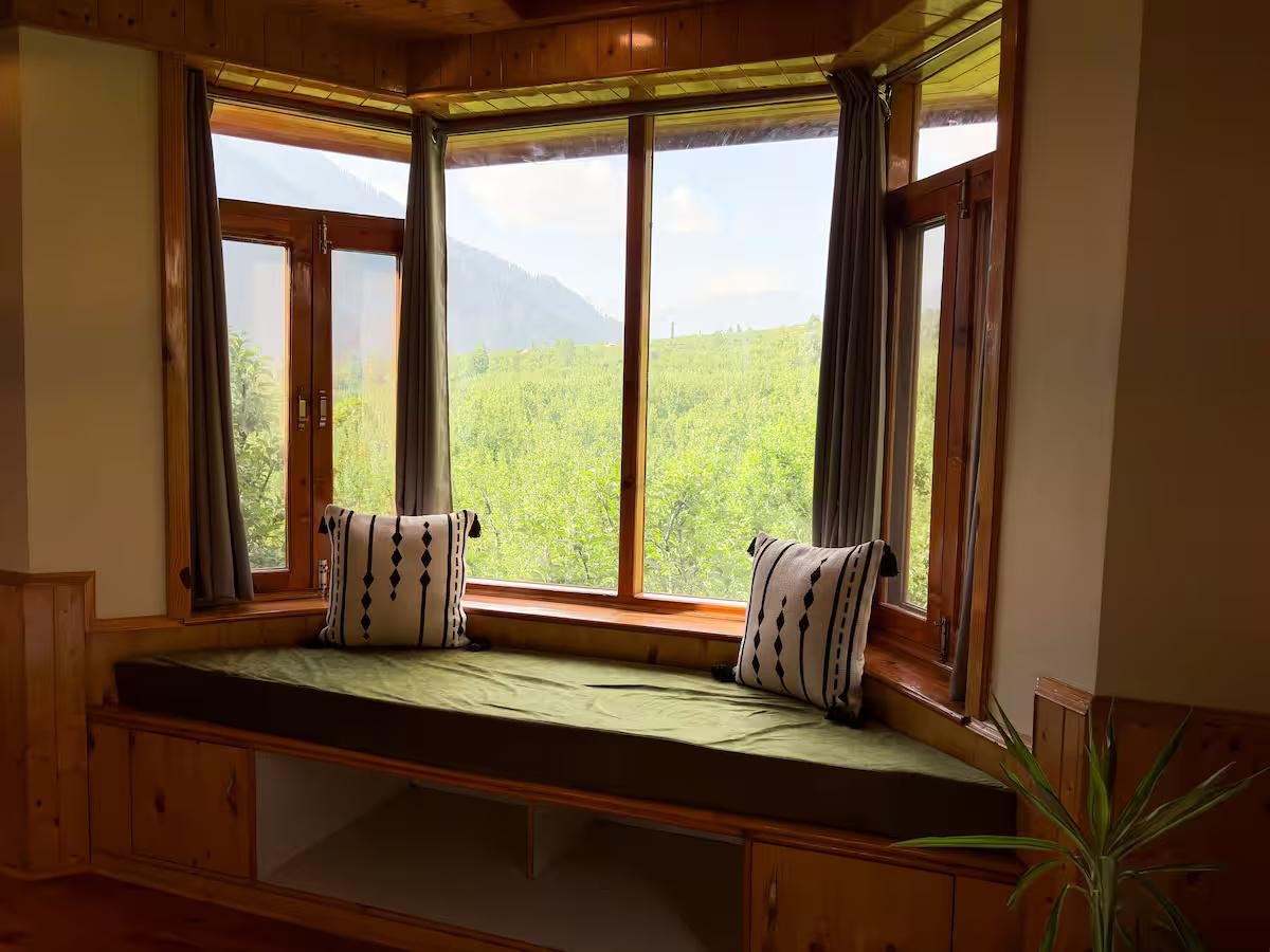 Panoramic Applefield View Room with Wind x Solis Nature