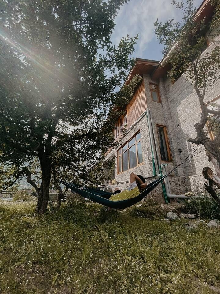 Most romantic cozy room in Manali x Solis Nature