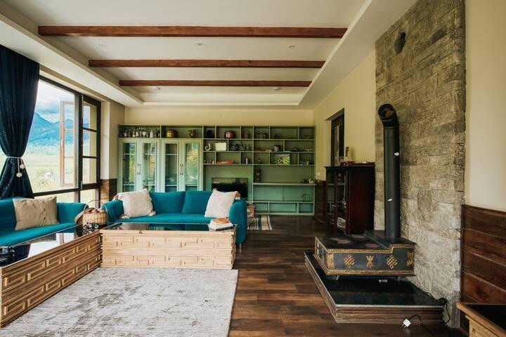 Most romantic cozy room in Manali x Solis Nature