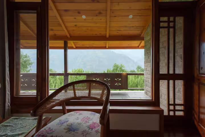 Luxury 4-Bedroom Ultra Modern Villa x Solis Nature