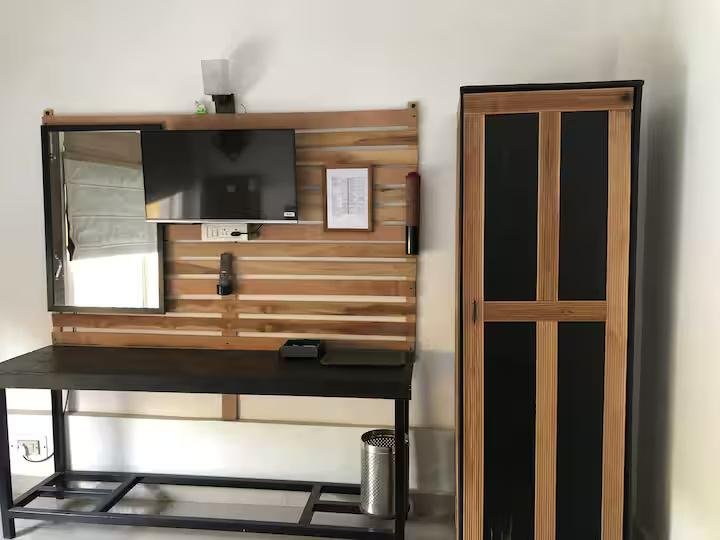 Room with Pool in Noida (NCR) x Solis Nature