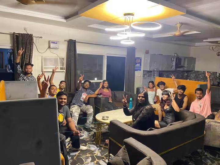 De villa202 near expo Noida (NCR) x Solis Nature