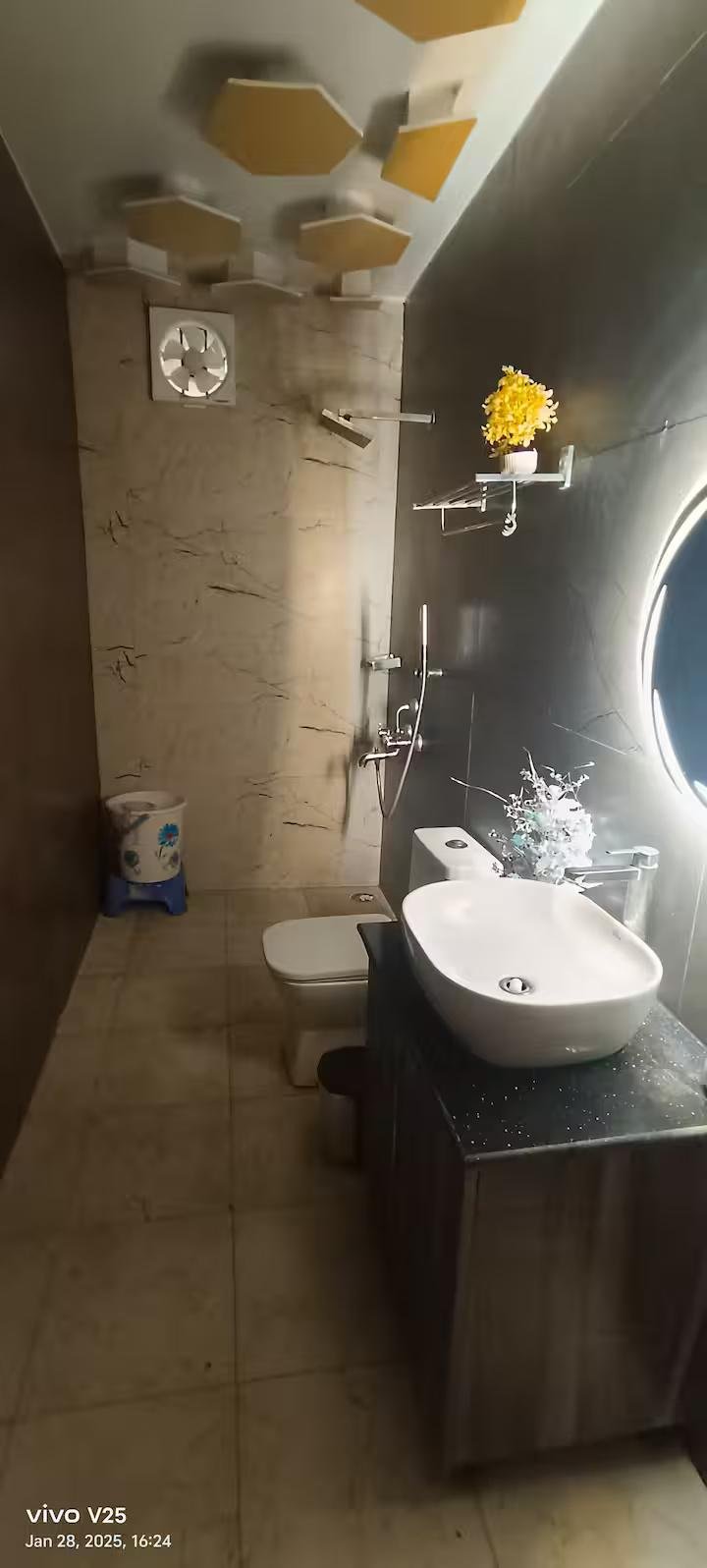 De villa202 near expo Noida (NCR) x Solis Nature