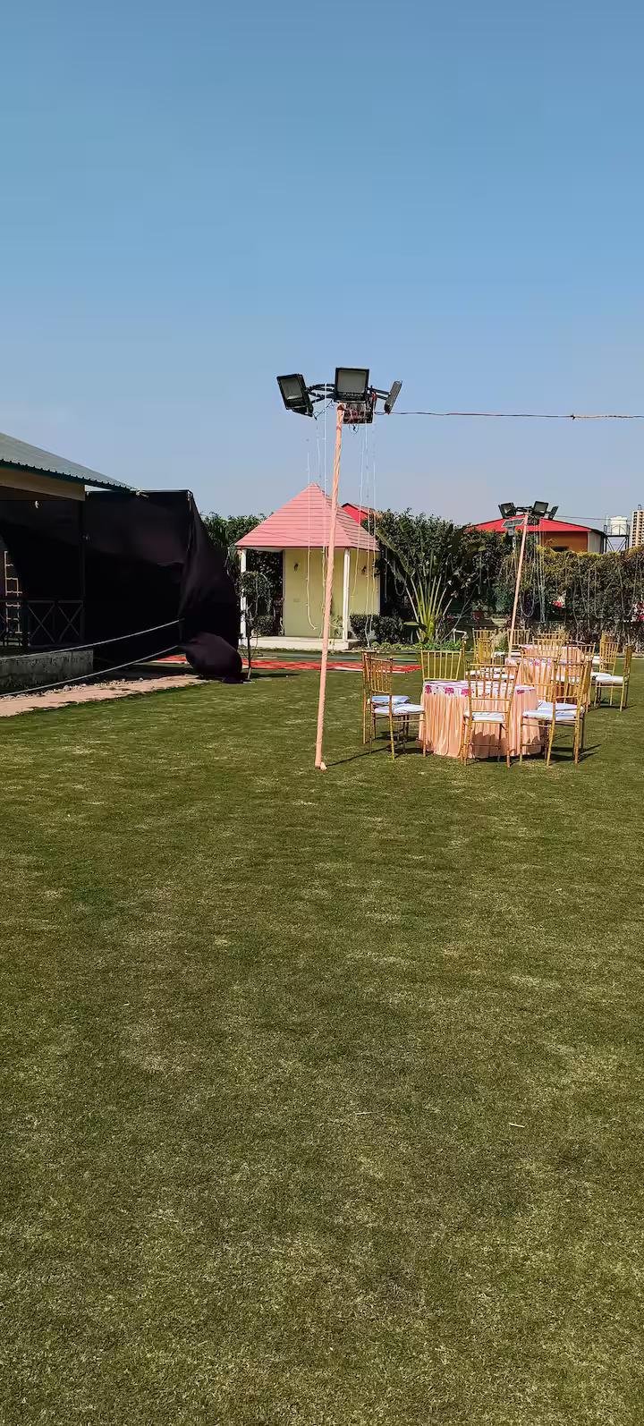 De villa202 near expo Noida (NCR) x Solis Nature
