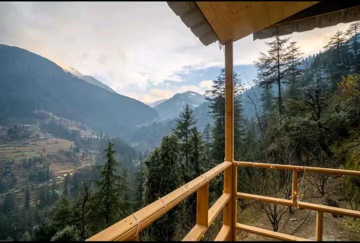 charming treehouse in Jibhi x Solis Nature
