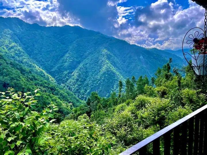 A frame cottage at Naukuchiatal x Solis Nature