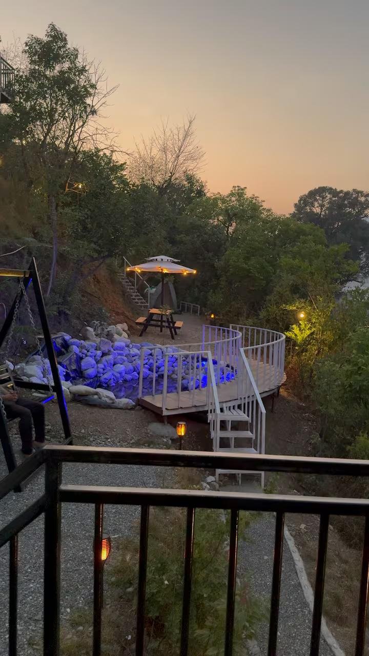 Cocoon house at Naukuchiatal x Solis Nature