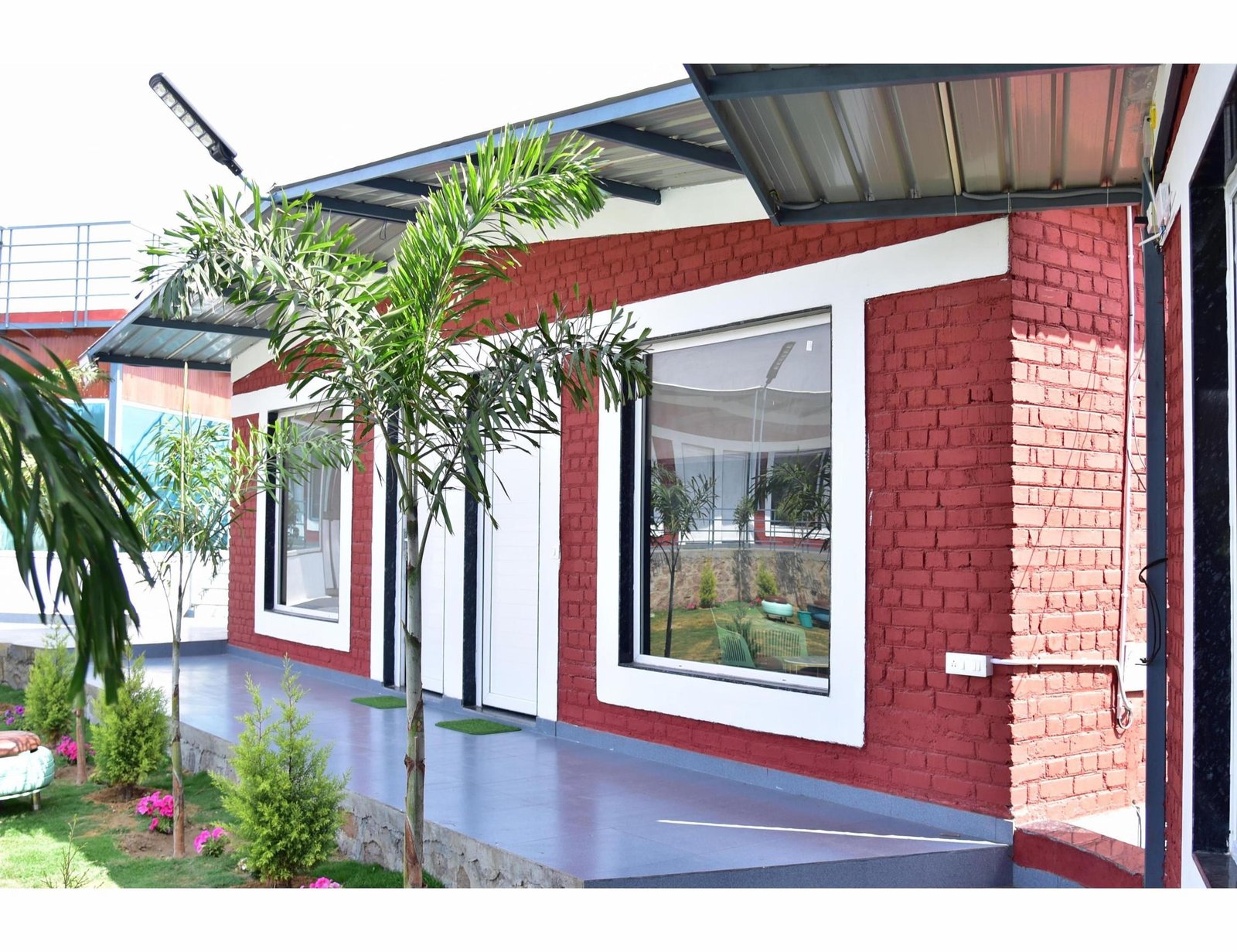 Wildside Cottage (NCR) x Solis Nature
