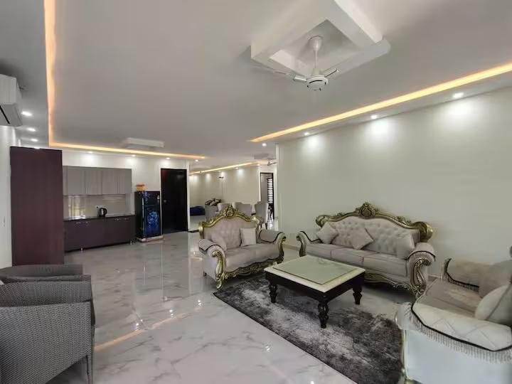 Blue Haven Villa – Noida (NCR) x Solis Nature