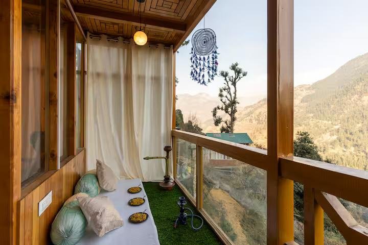 Evergreen Escape with Hot Tub x Solis Nature