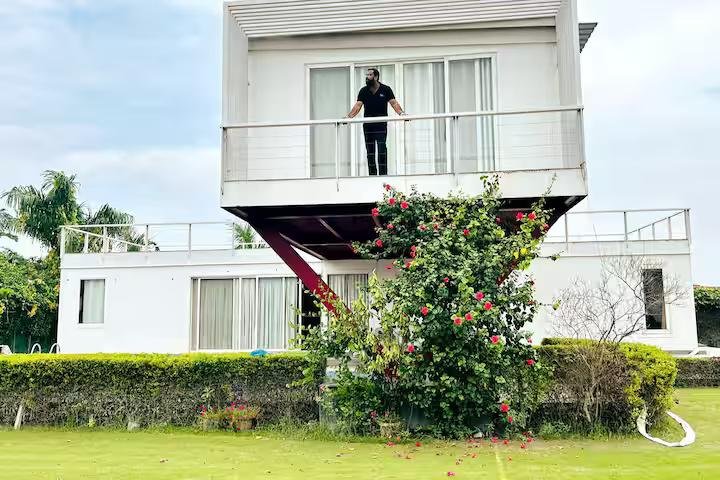 Tara Riverside Farm! Poolside Getaway Noida (NCR) x Solis Nature