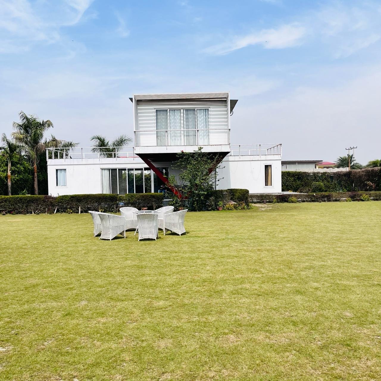 Tara Riverside Farm! Poolside Getaway Noida (NCR) x Solis Nature