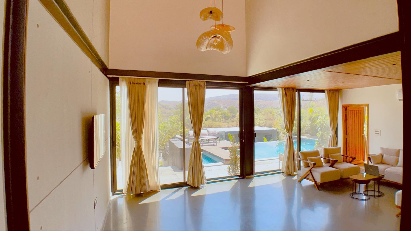 Whispering Lake Villa 02 x Solis Nature
