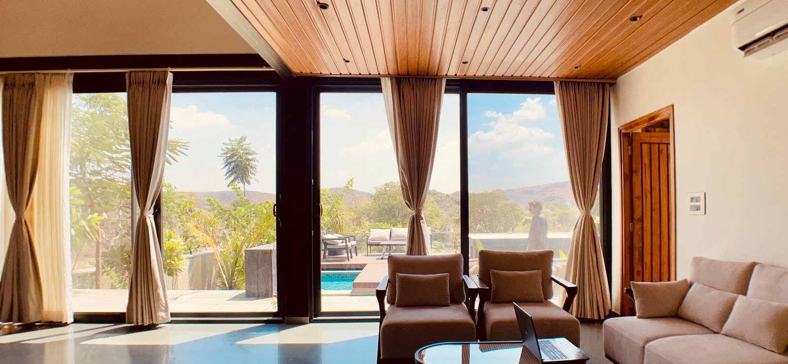 Whispering Lake Villa 02 x Solis Nature