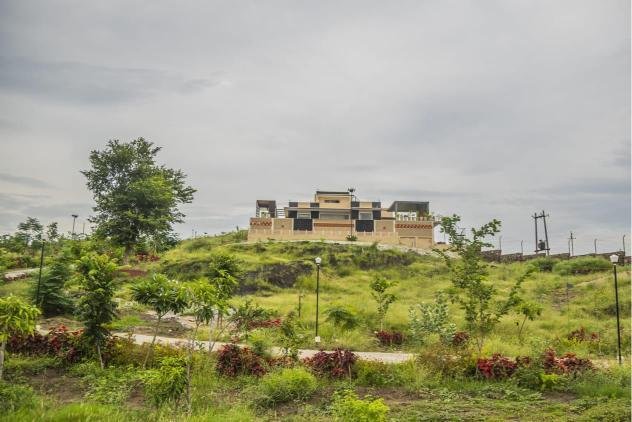 TapoBhoomi - A 4BHK Luxuries Pool & Farm Stay x Solis Nature
