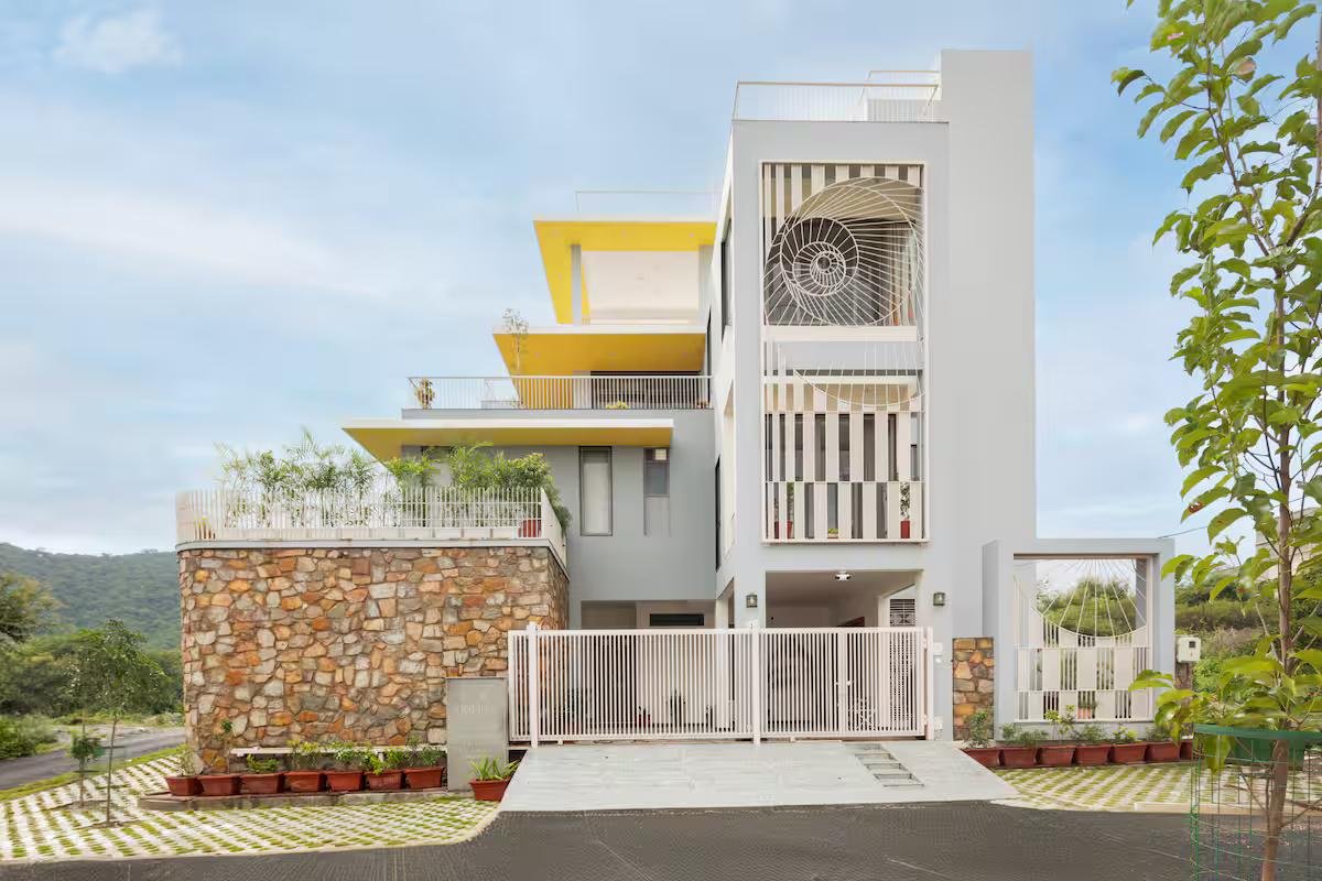 Whirl Vista: Luxurious 5 BHK villa in Udaipur x Solis Nature