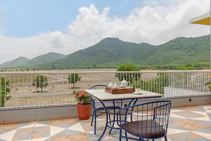 Whirl Vista: Luxurious 5 BHK villa in Udaipur x Solis Nature