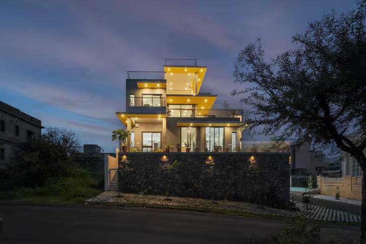 Whirl Vista: Luxurious 5 BHK villa in Udaipur x Solis Nature