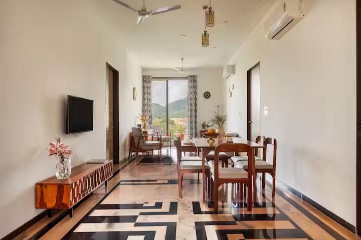 Whirl Vista: Luxurious 5 BHK villa in Udaipur x Solis Nature