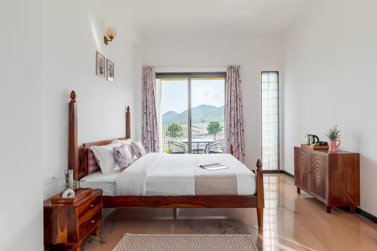 Whirl Vista: Luxurious 5 BHK villa in Udaipur x Solis Nature