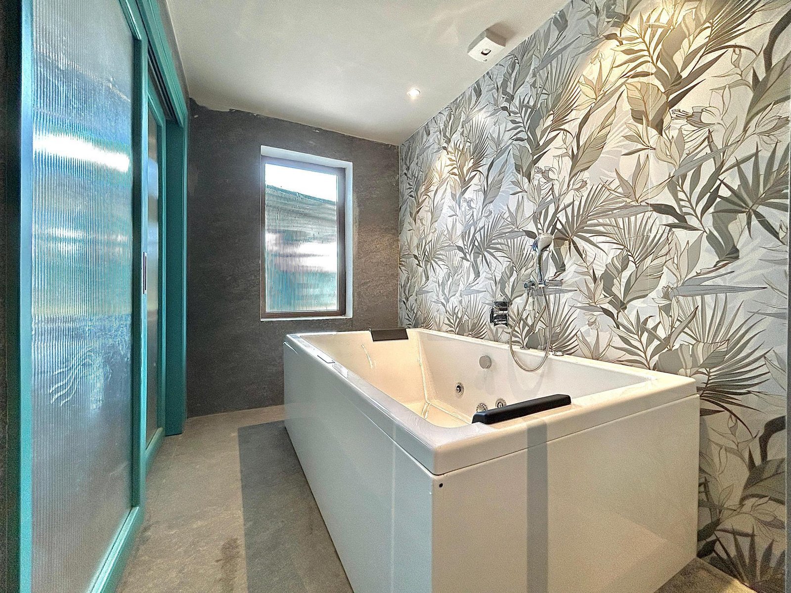 Maharani Executive Room with Jacuzzi x Solis Nature