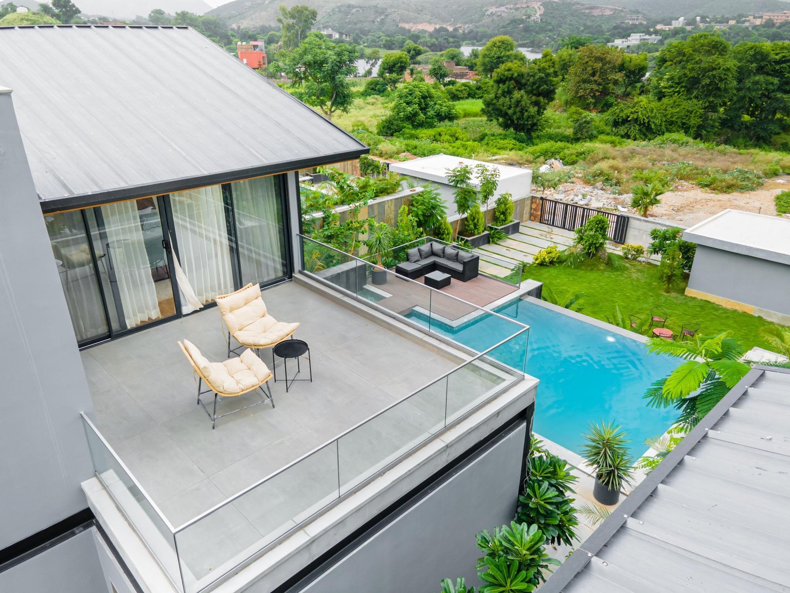HJ Villa x Solis Nature
