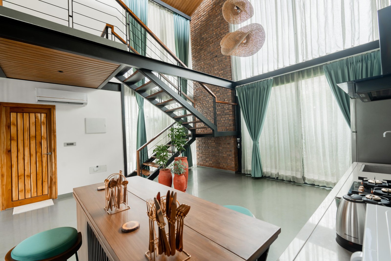 HJ Villa x Solis Nature