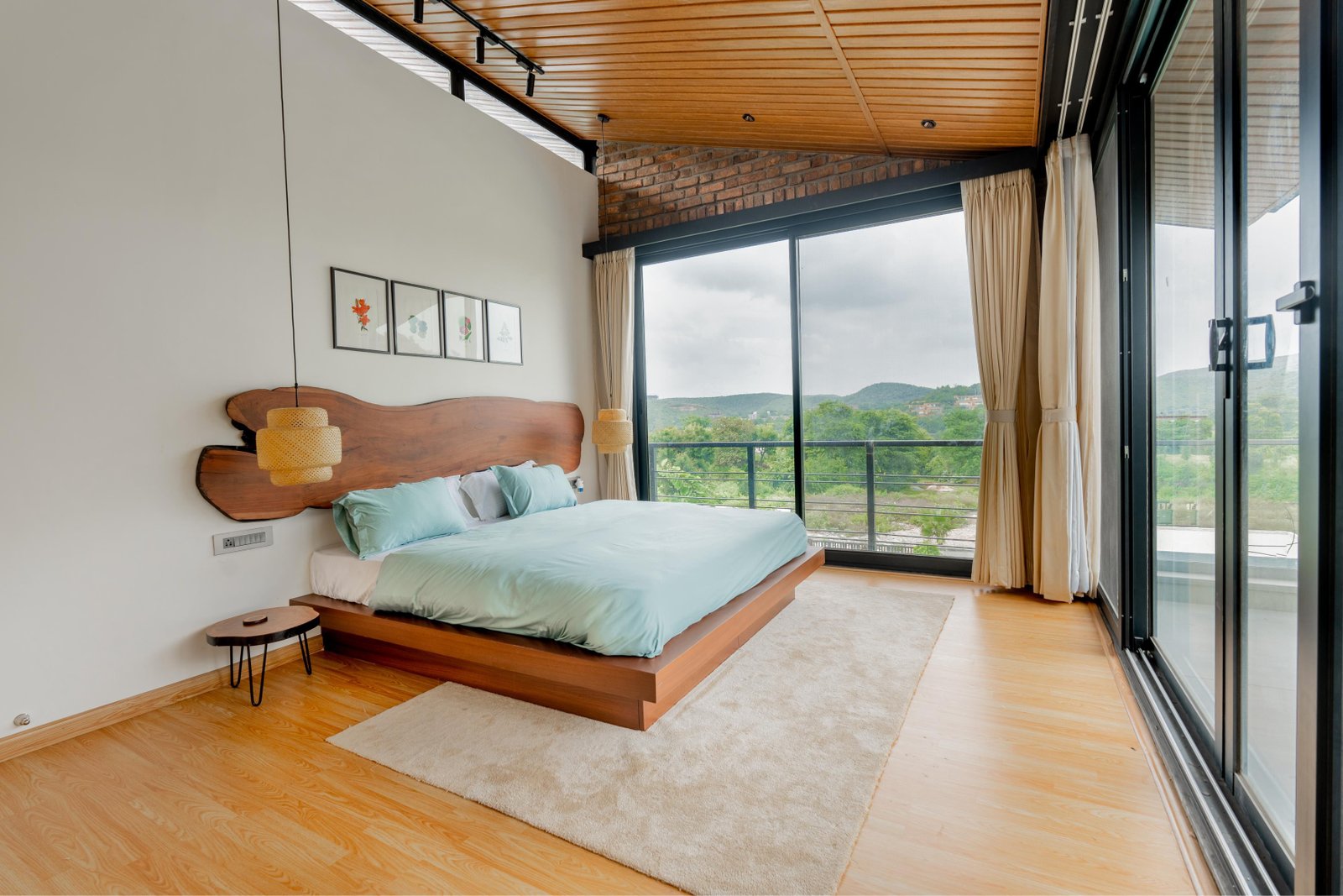 HJ Villa x Solis Nature