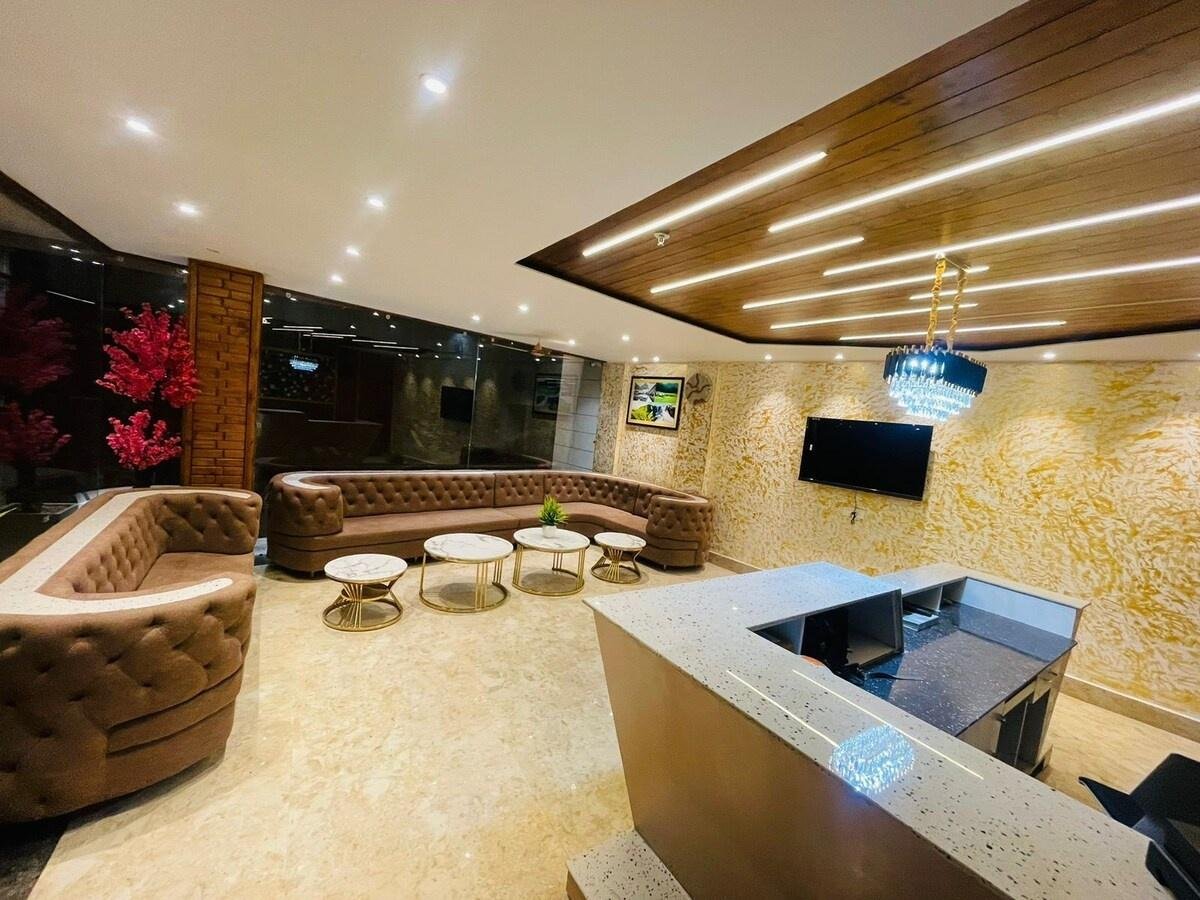 DLS Ark Holiday Inn x Solis Nature