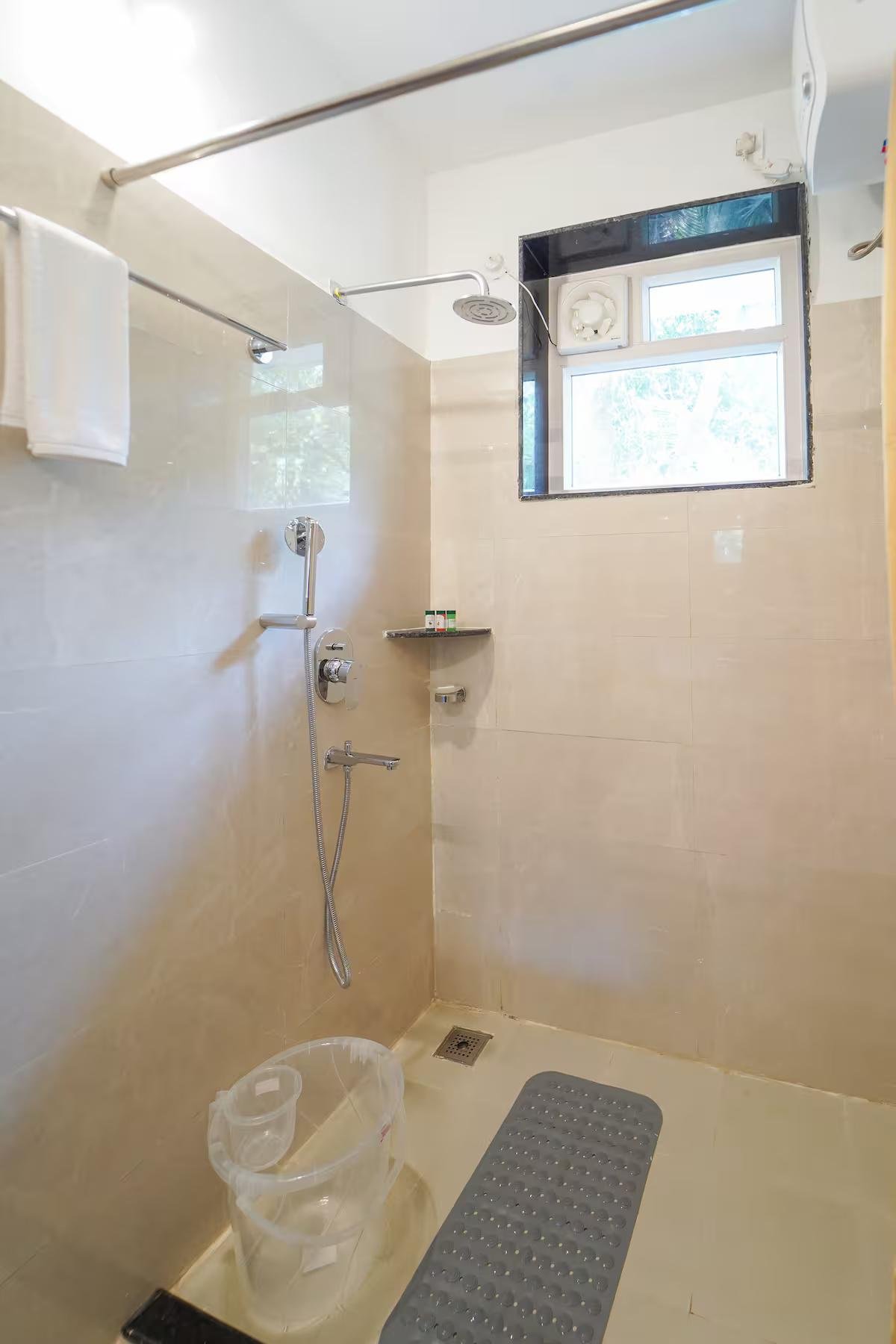 6BHK |  5 mins to Morjim Beach x Solis Nature