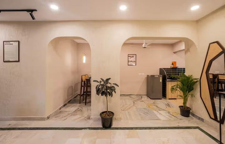 Stylish 3BHK Apart | Walk to Taj Mahal | 1500SQFT x Solis Nature