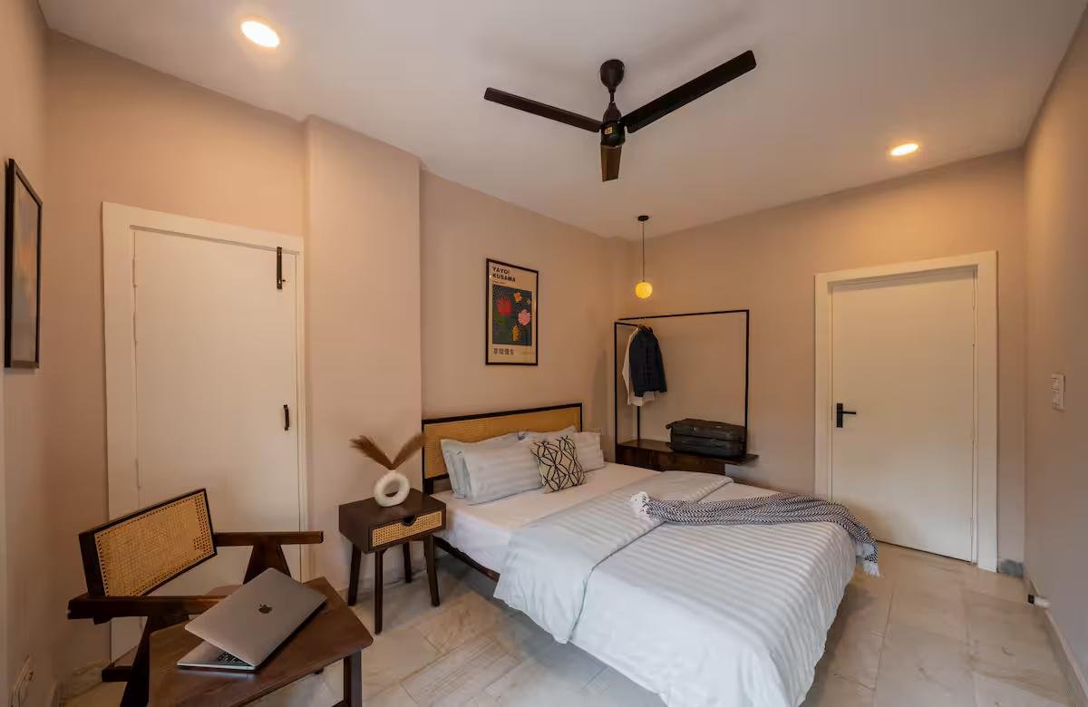 Stylish 3BHK Apart | Walk to Taj Mahal | 1500SQFT x Solis Nature