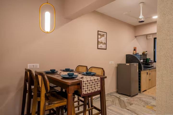 Stylish 3BHK Apart | Walk to Taj Mahal | 1500SQFT x Solis Nature