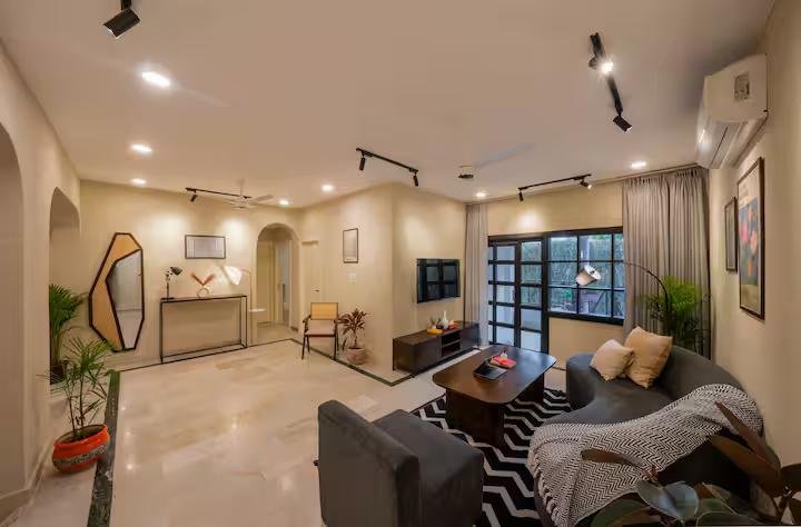 Stylish 3BHK Apart | Walk to Taj Mahal | 1500SQFT x Solis Nature