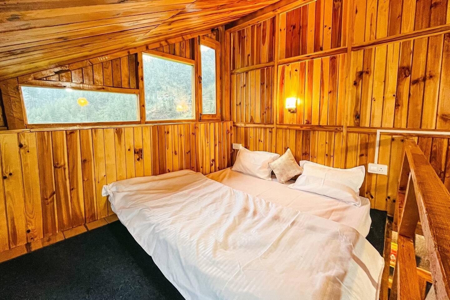 Mountain Vibes Stylish wooden chalet in x Solis Nature